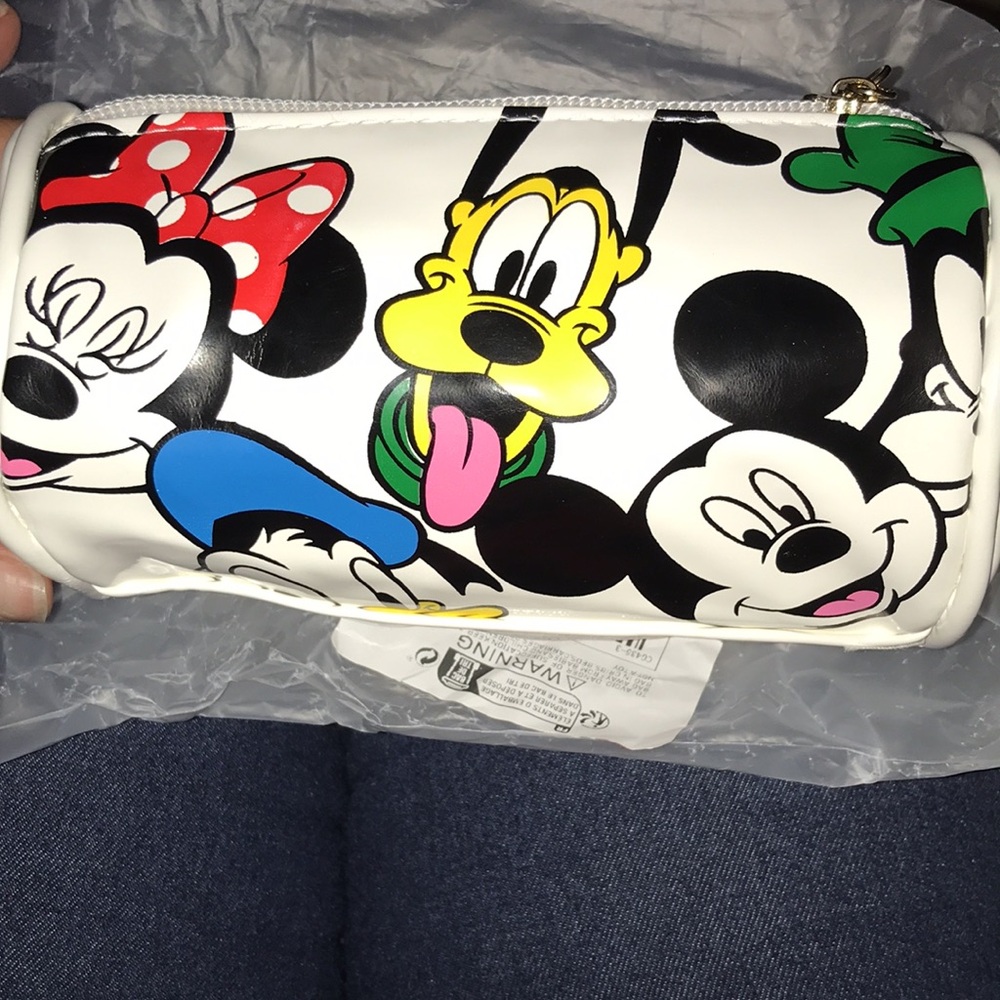 Pretty Disney bucket bag 🌺🌺